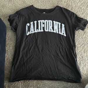 Hollister tshirt